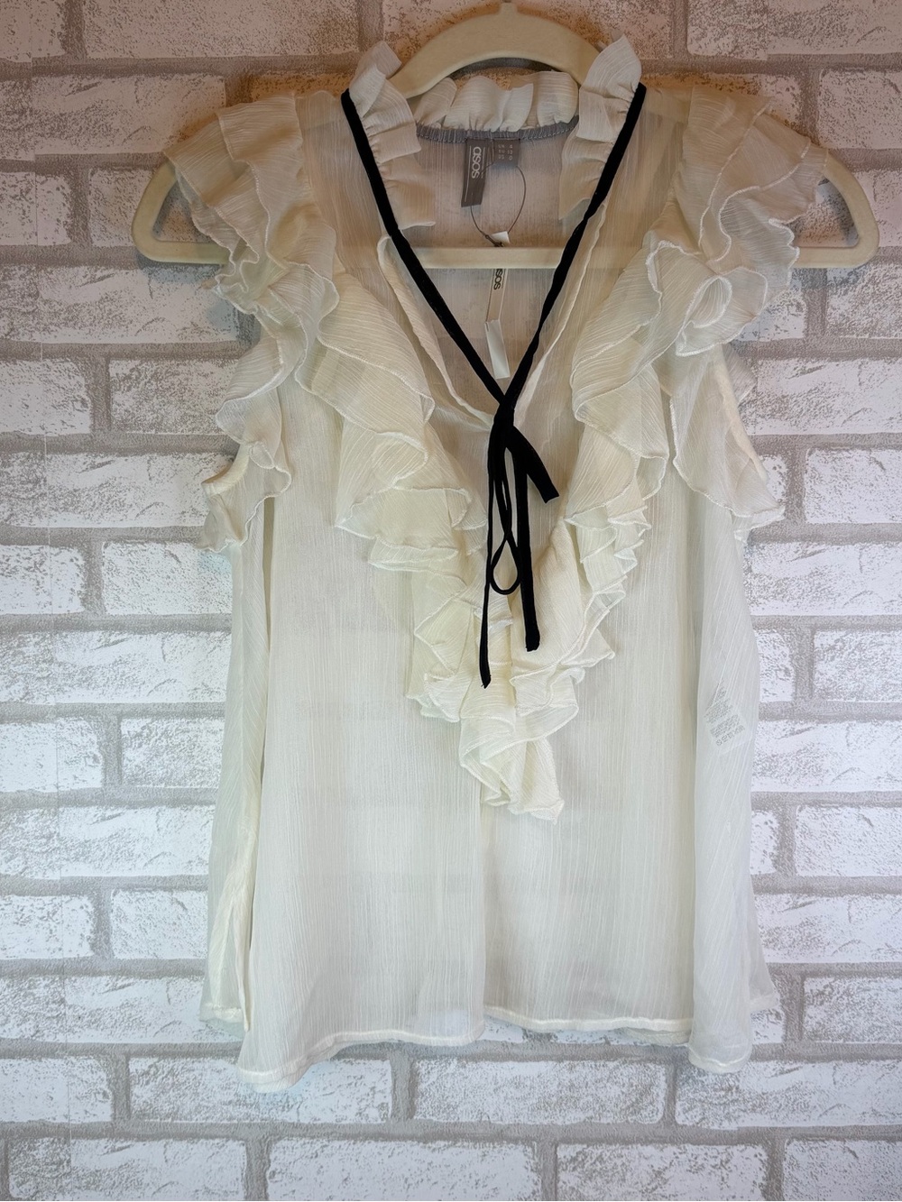 ASOS Ruffle Tie Neck Sleeveless Chiffon Blouse Ivory NWT Size 0 Preppy Office